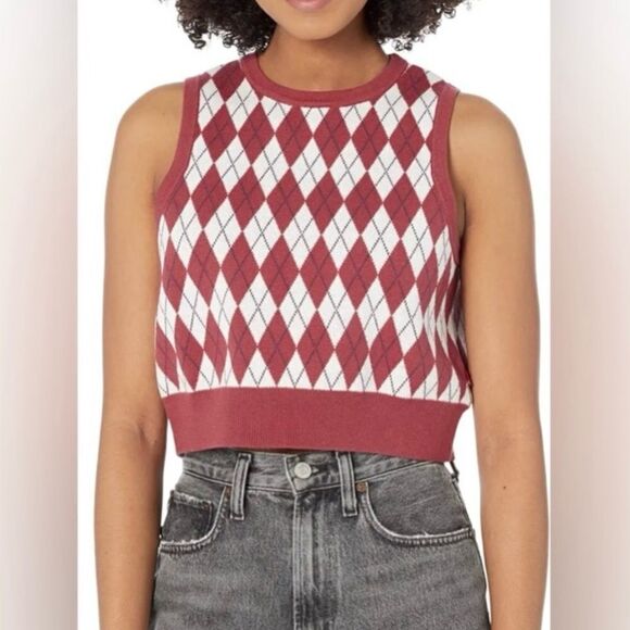 ~Levi’s Women's Argyle Sweater Vest NWT - Picture 1 of 6